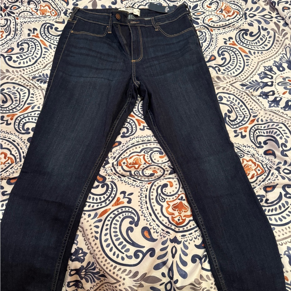 Hollister Curvy High-Rise Dark Wash Jean Leggings.